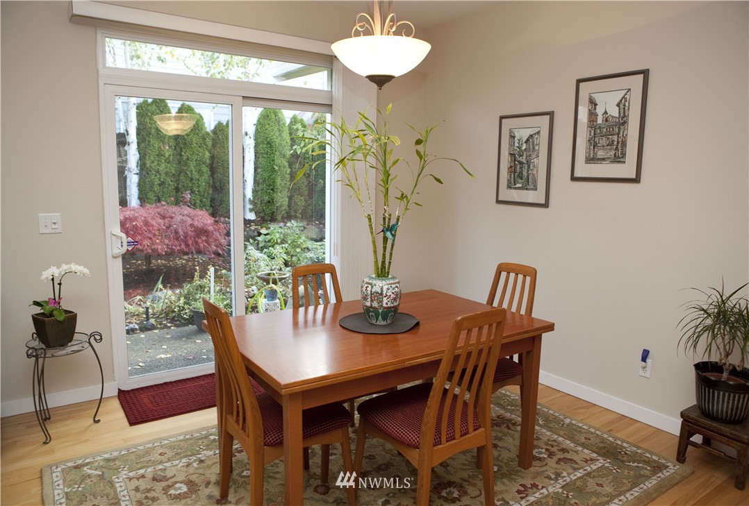 558 Quincy Avenue Northeast Renton, WA 98059 - Photo 7 of 20 Gallery Image 7