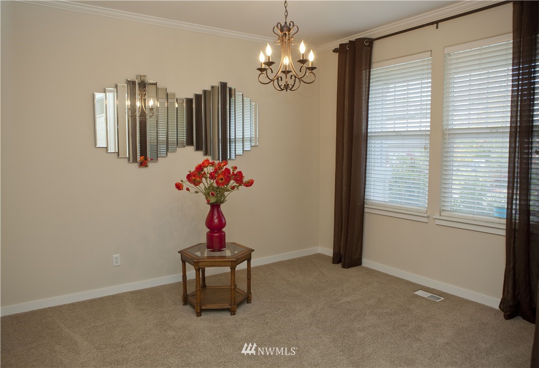 558 Quincy Avenue Northeast Renton, WA 98059 - Photo 9 of 20 Gallery Image 9