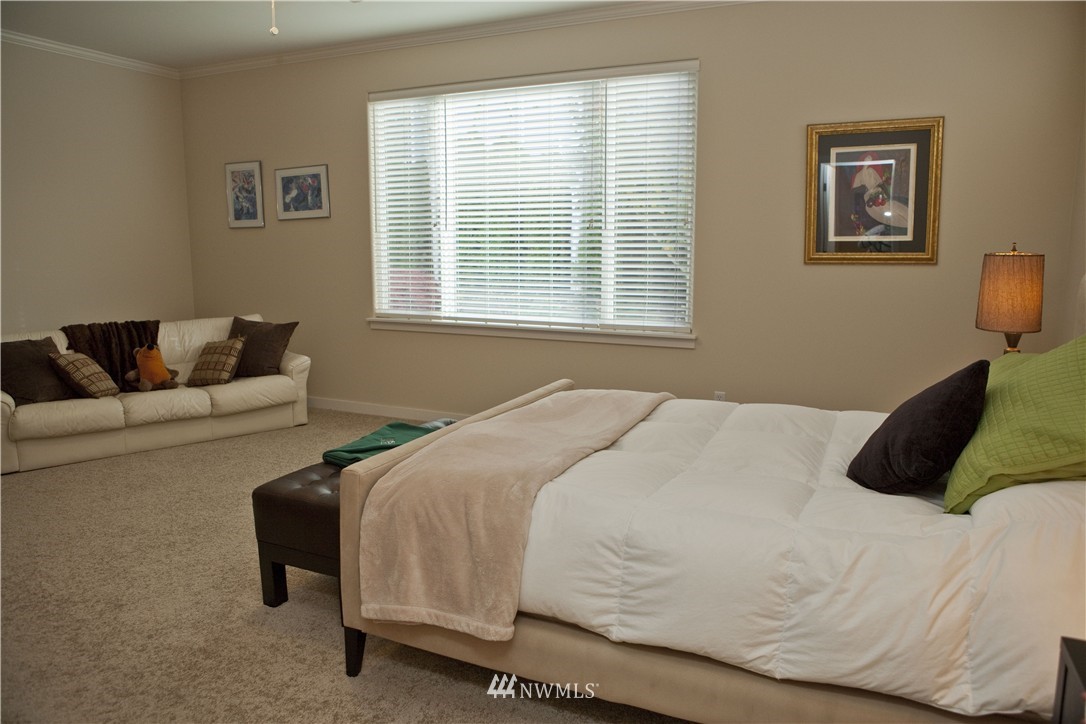 558 Quincy Avenue Northeast Renton, WA 98059 - Photo 10 of 20 Gallery Image 10