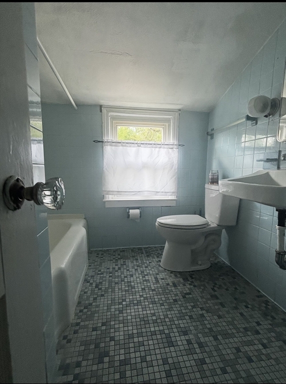 36 O Connell Street Springfield, MA 01104 - Photo 8 of 9