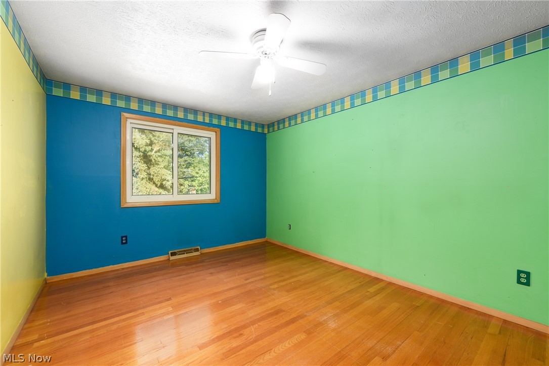 7875 Hoertz Road Cleveland, OH 44134 - Photo 22 of 31