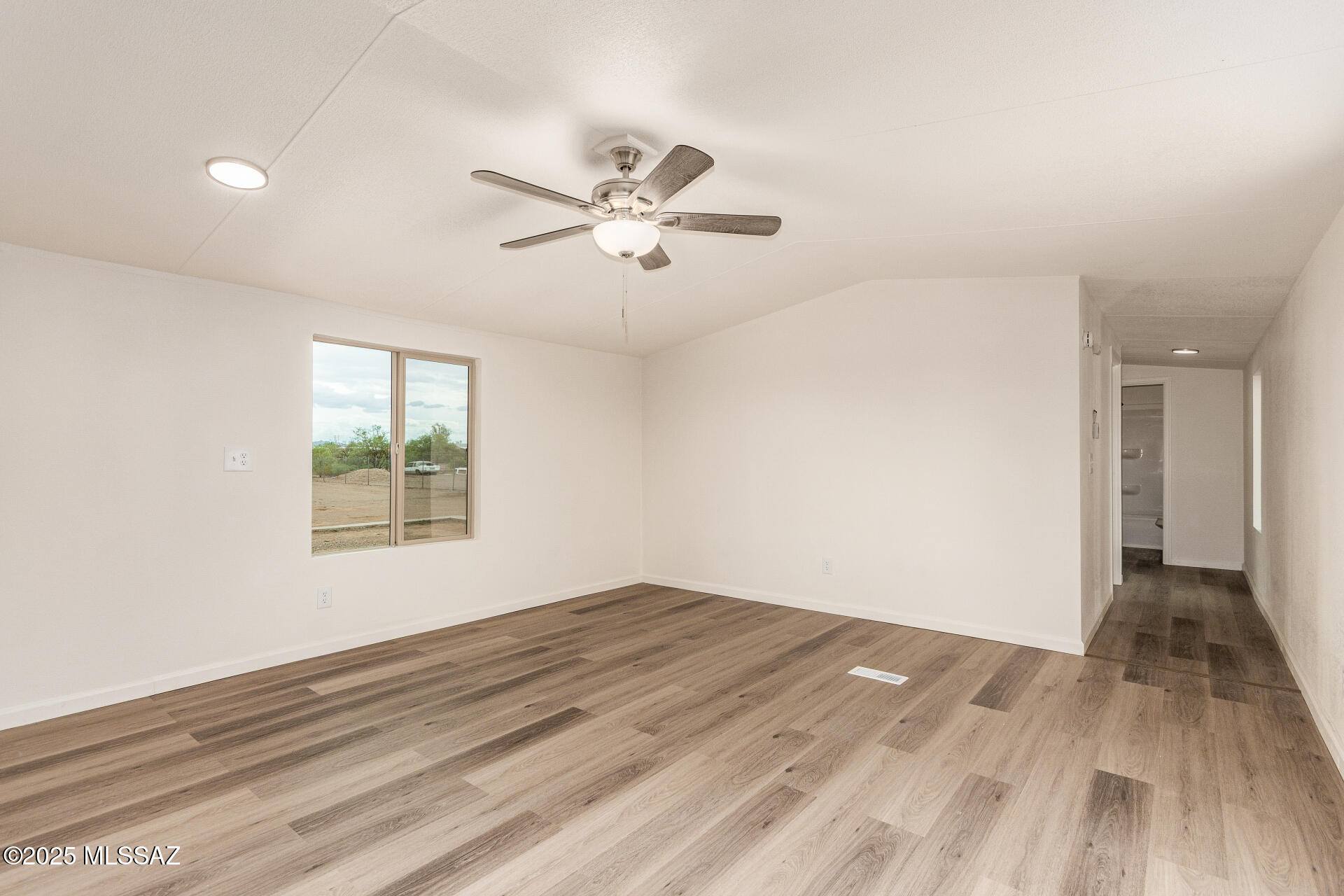 17455 West Oatman Road Marana, AZ 85653 - Photo 7 of 28