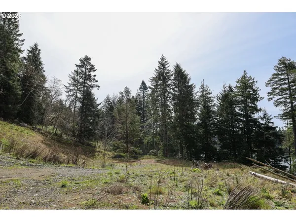 $499,000 | 71350 Sunny Cove Road, Lakeside, OR 97449