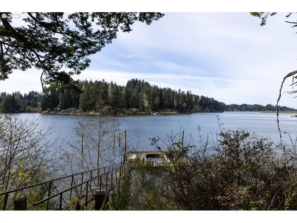 $499,000 | 71350 Sunny Cove Road, Lakeside, OR 97449