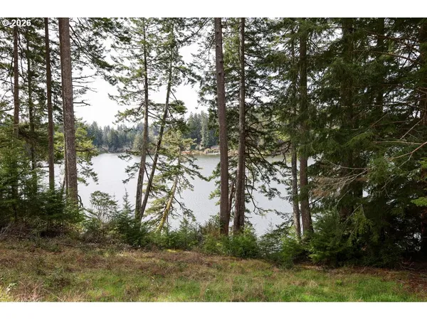 $499,000 | 71350 Sunny Cove Road, Lakeside, OR 97449