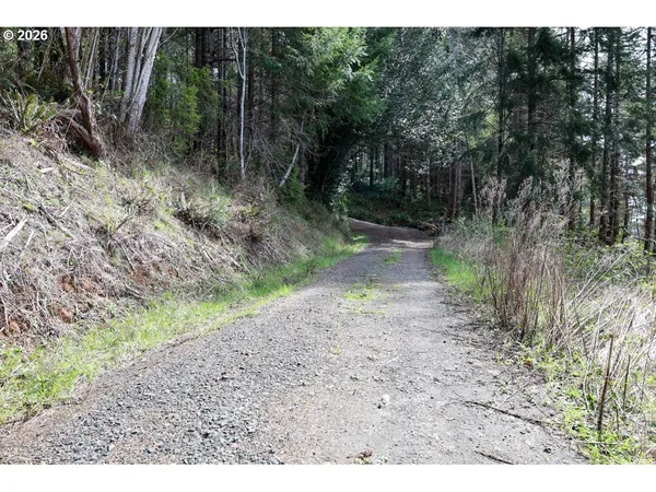 $499,000 | 71350 Sunny Cove Road, Lakeside, OR 97449