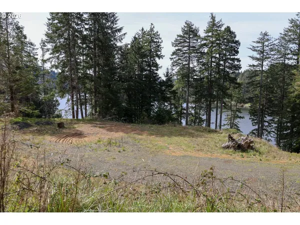 $499,000 | 71350 Sunny Cove Road, Lakeside, OR 97449