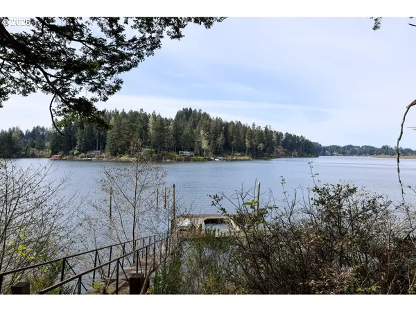 $499,000 | 71350 Sunny Cove Road, Lakeside, OR 97449