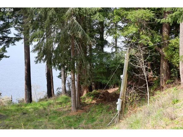 $499,000 | 71350 Sunny Cove Road, Lakeside, OR 97449