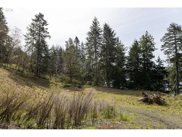 $499,000 | 71350 Sunny Cove Road, Lakeside, OR 97449