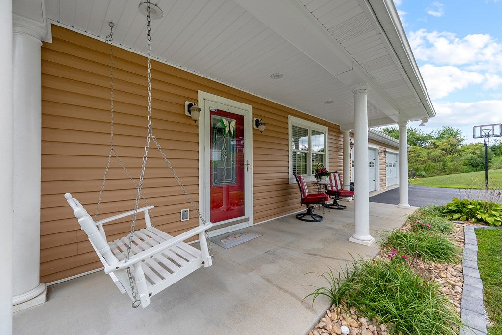 409 Whispering Pines Road Max Meadows, VA 24360 - Photo 5 of 100 Gallery Image 5