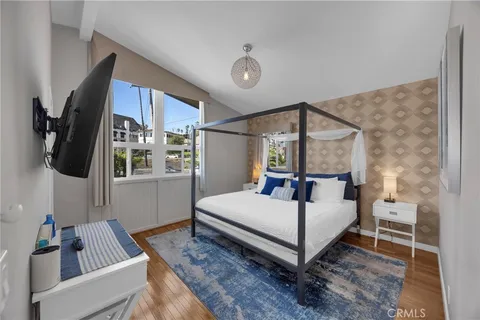 $1,599,900 | 134 Bennett Avenue, Long Beach, CA 90803