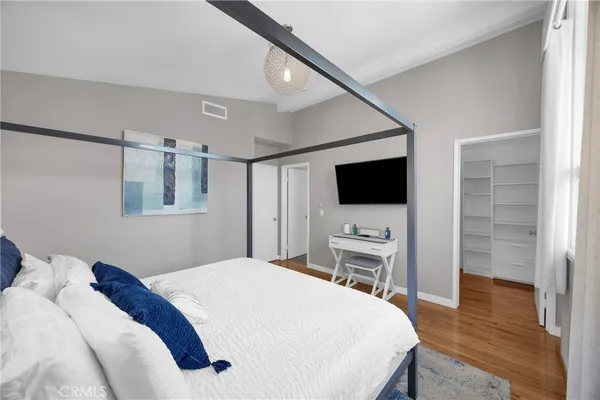 $1,599,900 | 134 Bennett Avenue, Long Beach, CA 90803