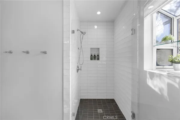 $1,599,900 | 134 Bennett Avenue, Long Beach, CA 90803