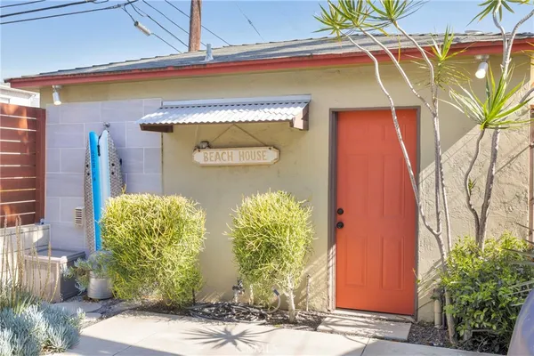$1,599,900 | 134 Bennett Avenue, Long Beach, CA 90803
