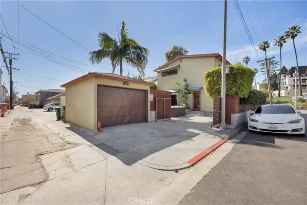 $1,599,900 | 134 Bennett Avenue, Long Beach, CA 90803