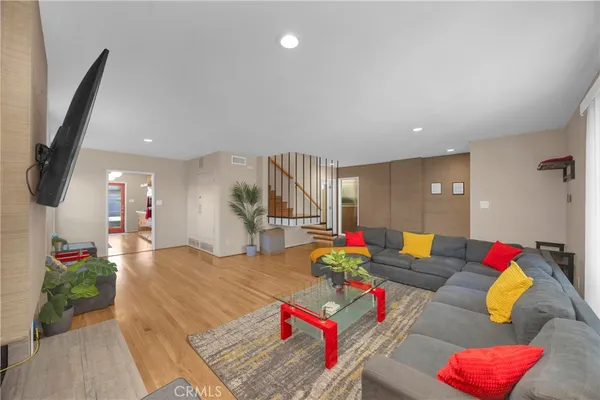 $1,599,900 | 134 Bennett Avenue, Long Beach, CA 90803