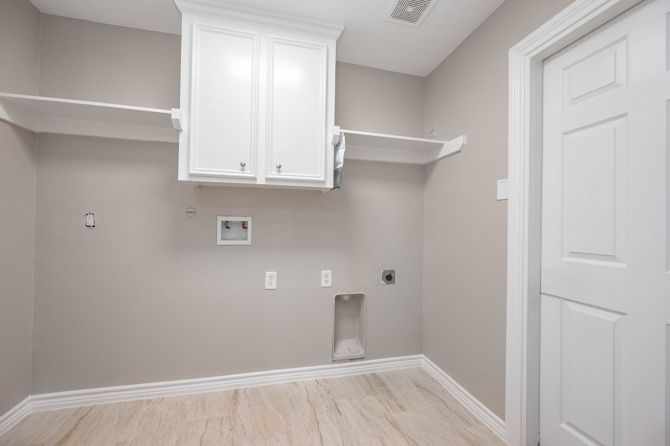 7308 Avenue R Galveston, TX 77551 - Photo 11 of 24 a view of an empty room