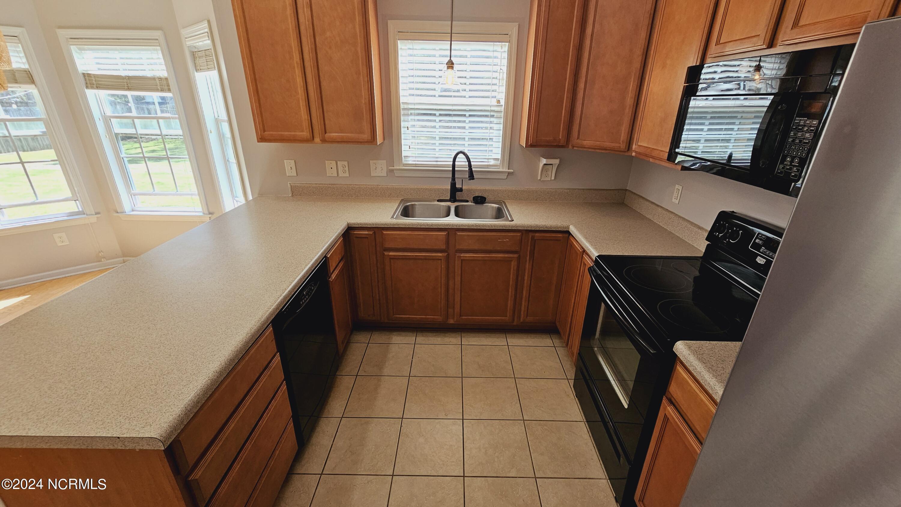 121 Deer Crossing Road Jacksonville, NC 28540 - Photo 4 of 18