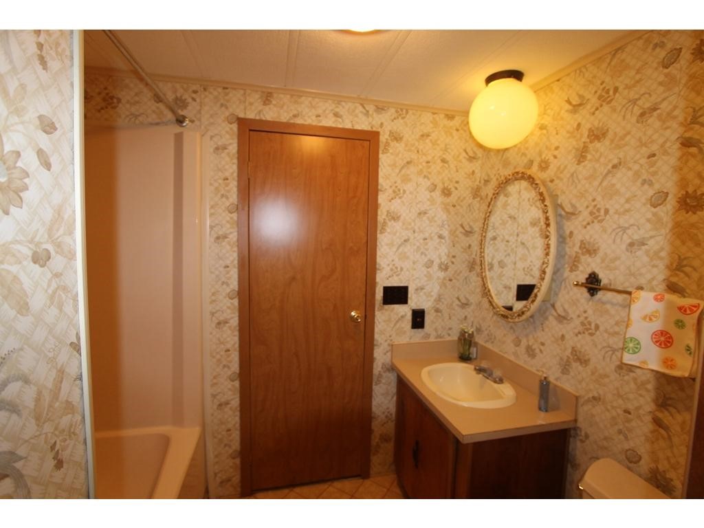 59 Wadleigh Point Road Kingston, NH 03848 - Photo 6 of 10 Gallery Image 6