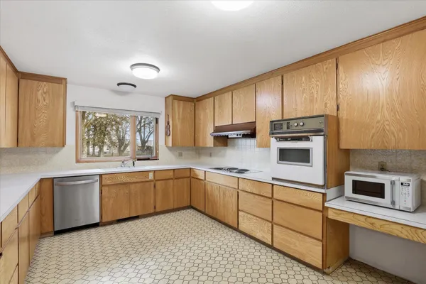 $400,000 | 16 West Douglas Street, Harrington, WA 99134