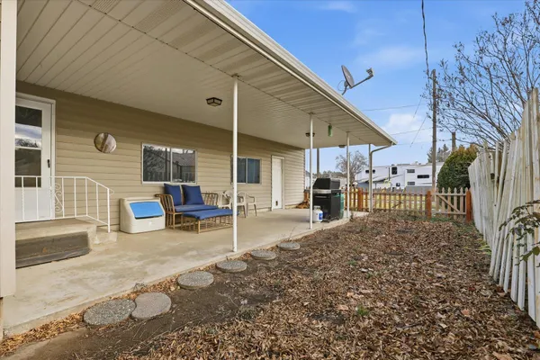 $400,000 | 16 West Douglas Street, Harrington, WA 99134