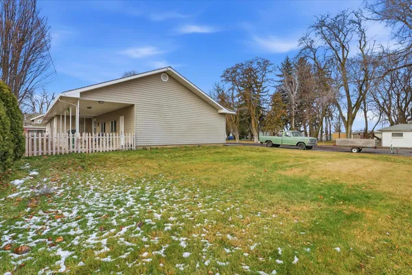 $400,000 | 16 West Douglas Street, Harrington, WA 99134