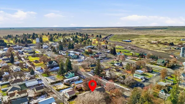 $400,000 | 16 West Douglas Street, Harrington, WA 99134