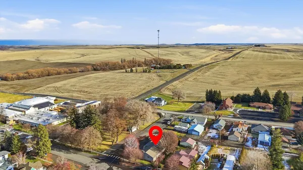 $400,000 | 16 West Douglas Street, Harrington, WA 99134