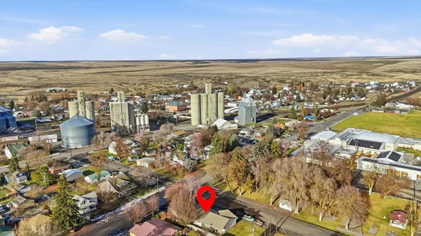 $400,000 | 16 West Douglas Street, Harrington, WA 99134