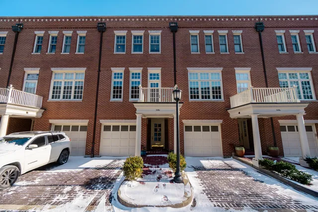 $820,000 | 1410 West Wrightwood Avenue, Unit E, Chicago, IL 60614