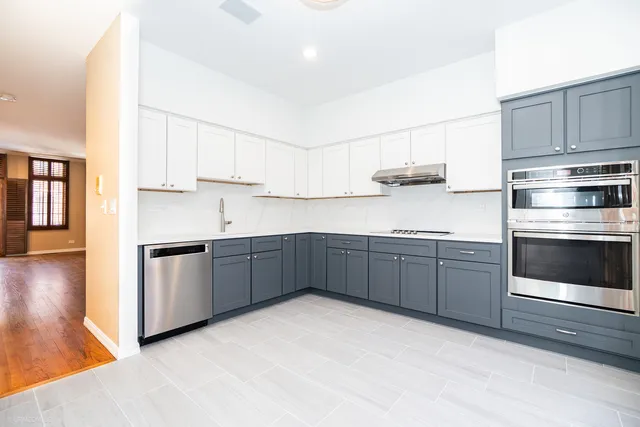 $820,000 | 1410 West Wrightwood Avenue, Unit E, Chicago, IL 60614