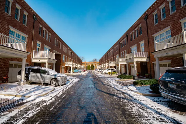 $820,000 | 1410 West Wrightwood Avenue, Unit E, Chicago, IL 60614