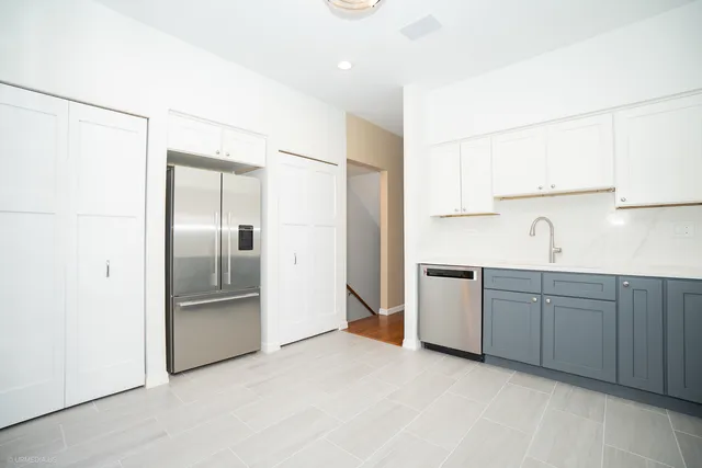 $820,000 | 1410 West Wrightwood Avenue, Unit E, Chicago, IL 60614