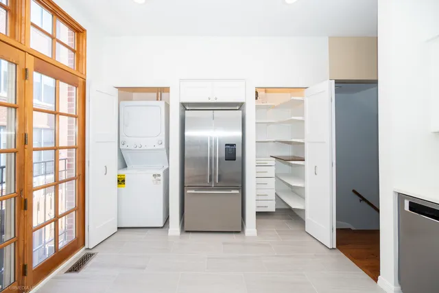 $820,000 | 1410 West Wrightwood Avenue, Unit E, Chicago, IL 60614