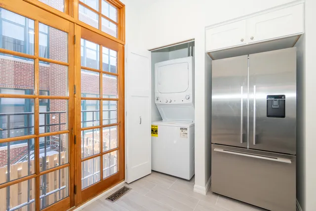 $820,000 | 1410 West Wrightwood Avenue, Unit E, Chicago, IL 60614