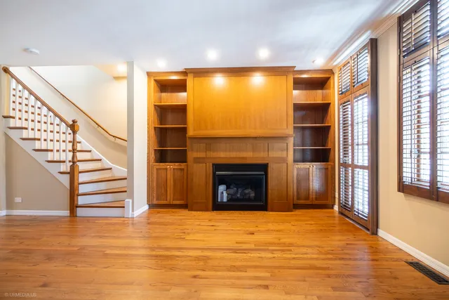 $820,000 | 1410 West Wrightwood Avenue, Unit E, Chicago, IL 60614