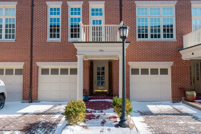 $820,000 | 1410 West Wrightwood Avenue, Unit E, Chicago, IL 60614