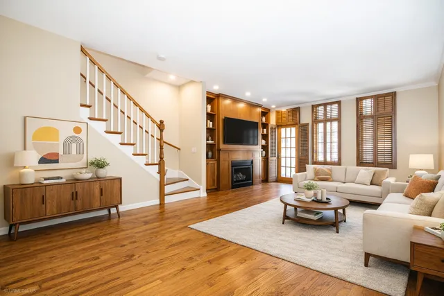 $820,000 | 1410 West Wrightwood Avenue, Unit E, Chicago, IL 60614