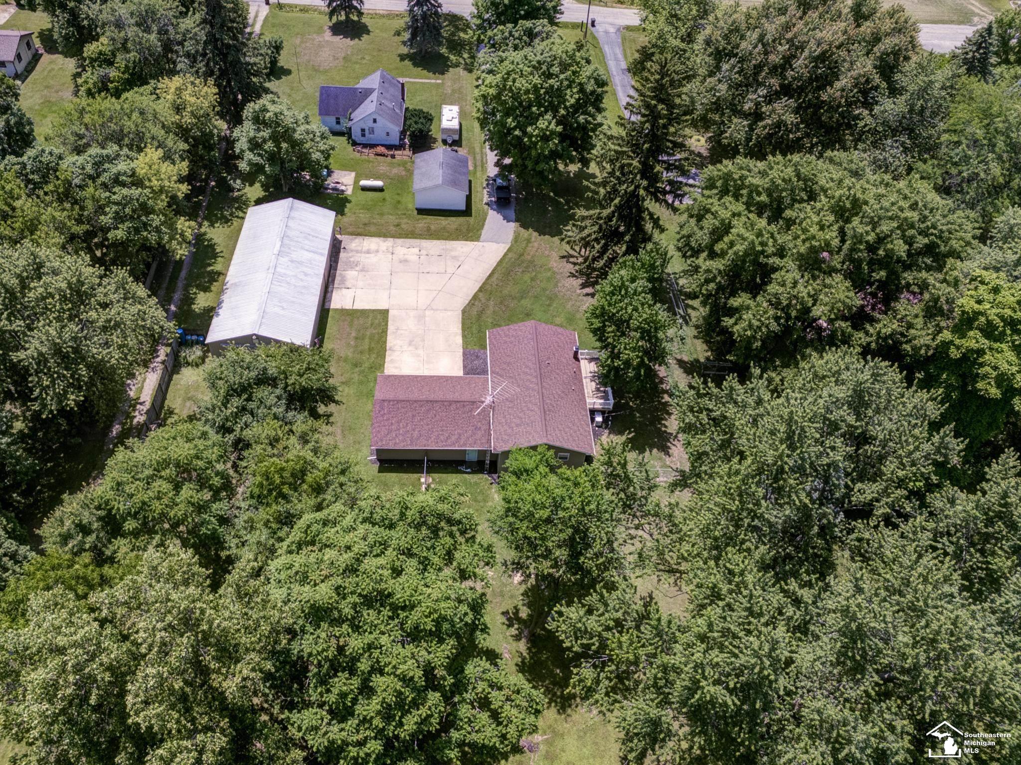 8870 Dixon Road Monroe, MI 48161 - Photo 17 of 45