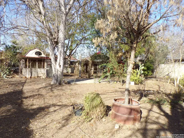 $129,900 | 222 Pulliam Street, Uvalde, TX 78801