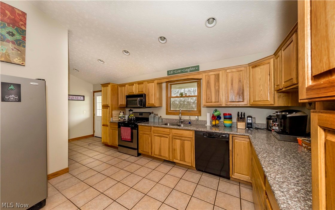 546 Wall Road Wadsworth, OH 44281 - Photo 9 of 19 Gallery Image 9