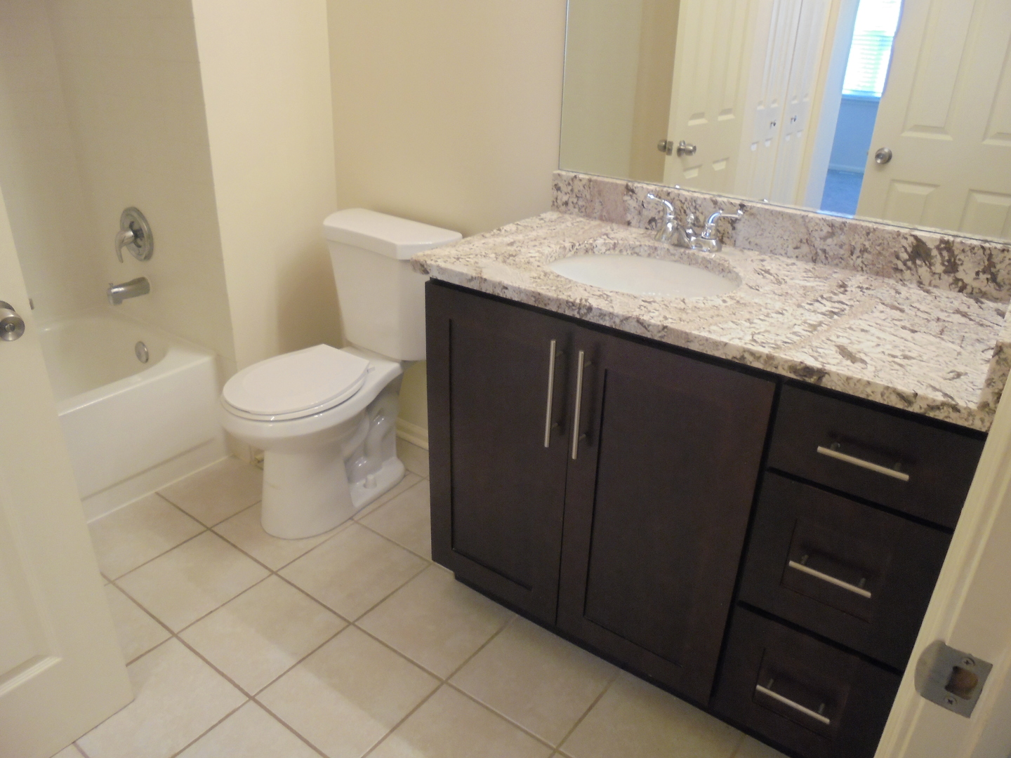 938 Ridgefield Lane Wheeling, IL 60090 - Photo 17 of 27