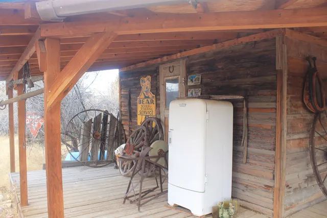 $1,400,000 | 10322 Hwy 26 South, Kinnear, WY 82516