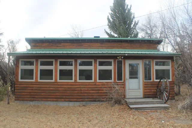 $1,400,000 | 10322 Hwy 26 South, Kinnear, WY 82516