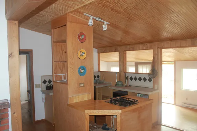 $1,400,000 | 10322 Hwy 26 South, Kinnear, WY 82516