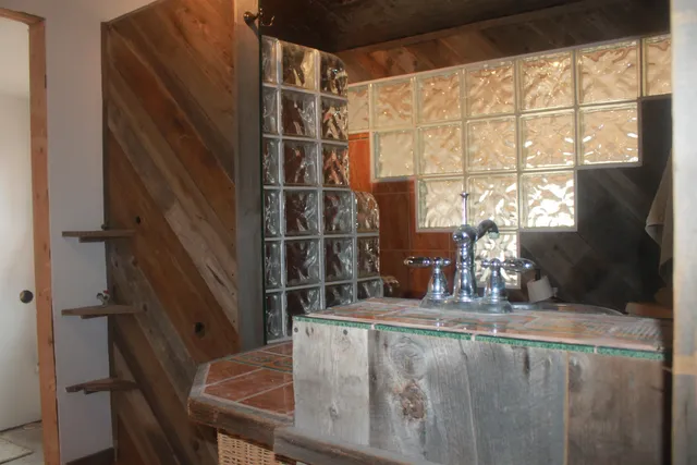 $1,400,000 | 10322 Hwy 26 South, Kinnear, WY 82516