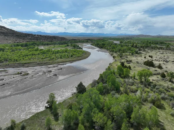 $1,400,000 | 10322 Hwy 26 South, Kinnear, WY 82516