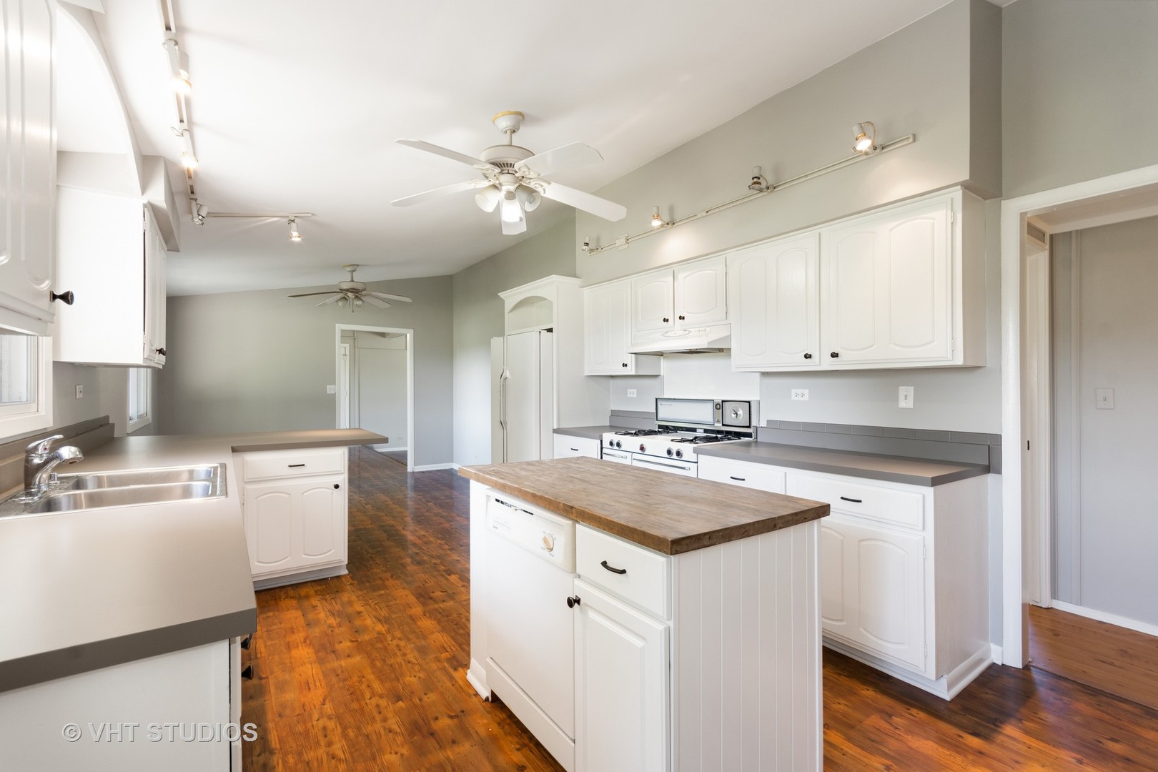 5N225 Old Lafox Road St. Charles, IL 60175 - Photo 14 of 29