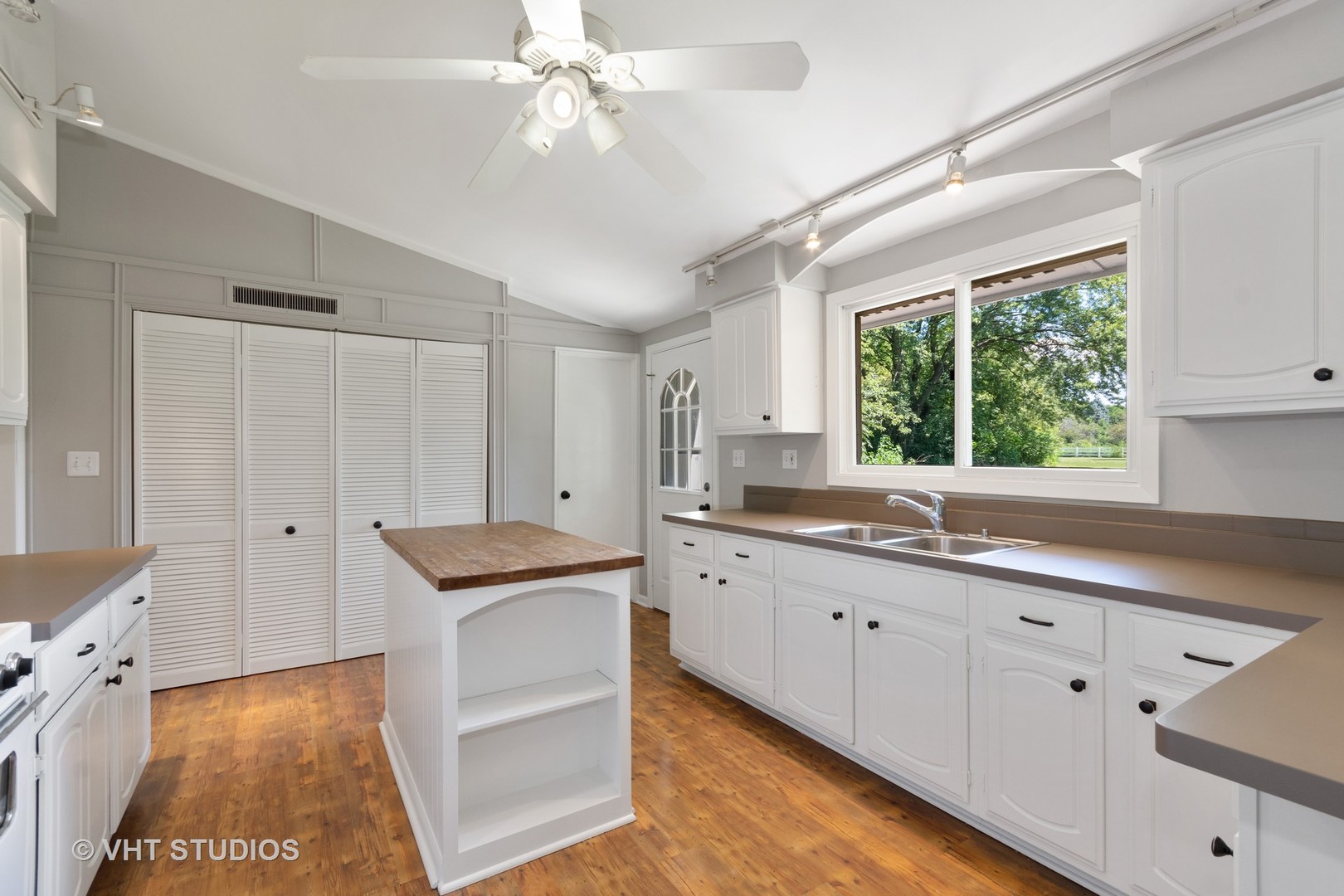 5N225 Old Lafox Road St. Charles, IL 60175 - Photo 15 of 29